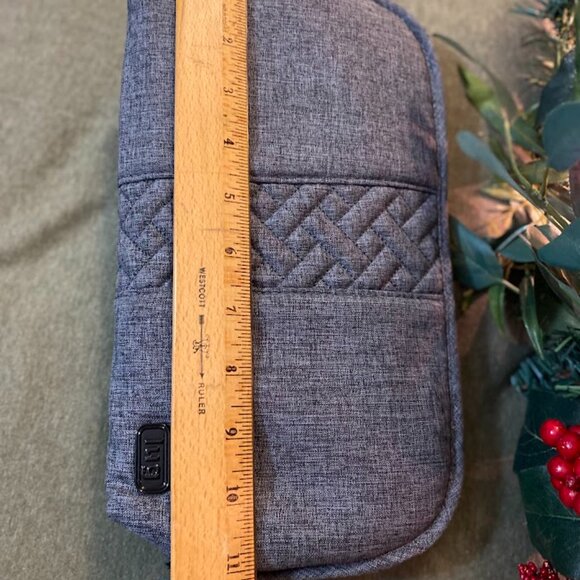 lug 2 pc Grey Quilted travel set - Picture 13 of 15